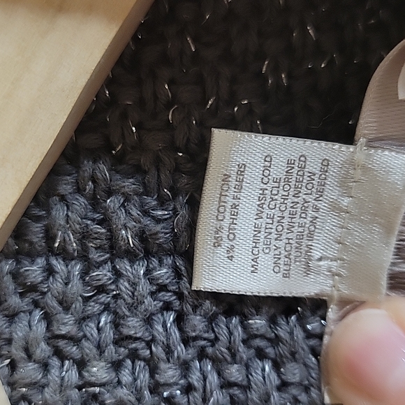 Womans Loft Shrug. Size Medium. - Picture 6 of 7